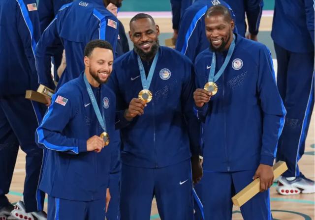 开云入口-詹姆斯：詹杜库退役后美国男篮依旧可以统治FIBA