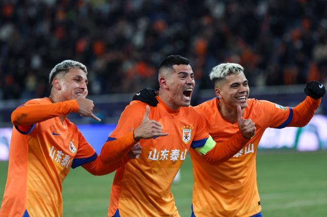 开云平台-2024中超第3轮前瞻：青岛德比 泰山残阵力拼领头羊